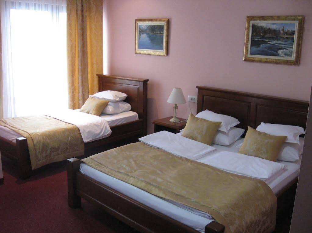 Hotel Opal Exclusive Bihać Bagian luar foto